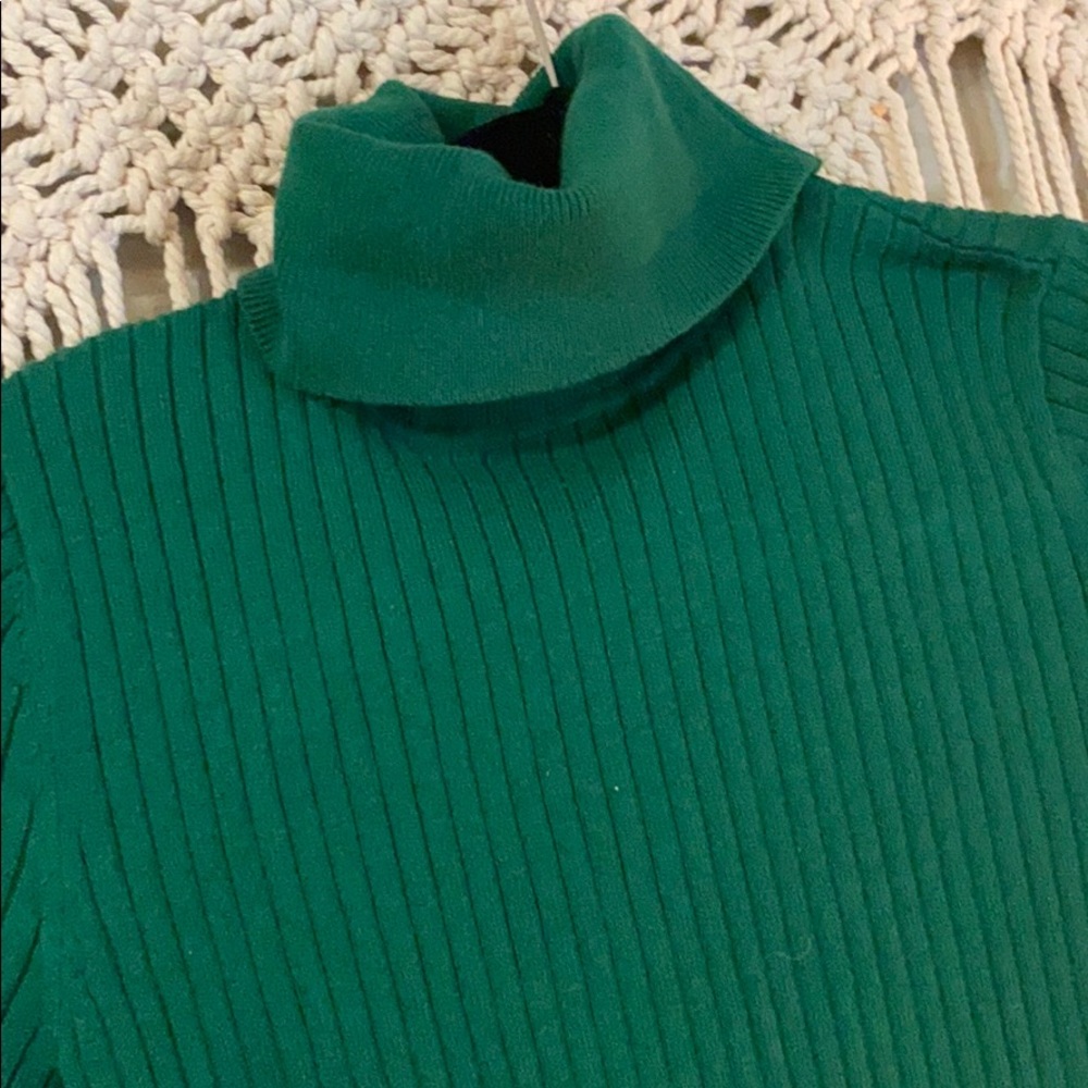 Festive Green Turtleneck - Picture 3 of 3